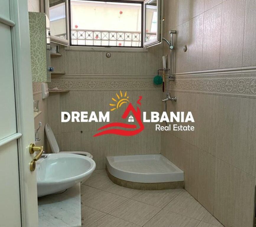 JEPET ME QIRA – APARTAMENT 3+1+2 Rruga Bardhok Biba, Qendër – Tiranë f  ID 5623