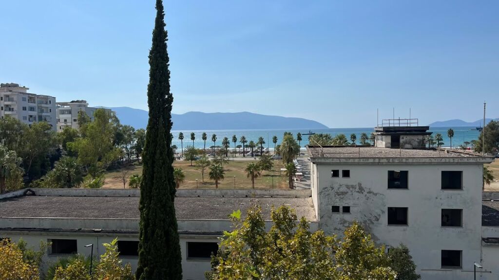 Apartment 1+1+Garage for Long Term Rent - "Dhimitër Konomi" Street near Hotel Moroho, Vlore