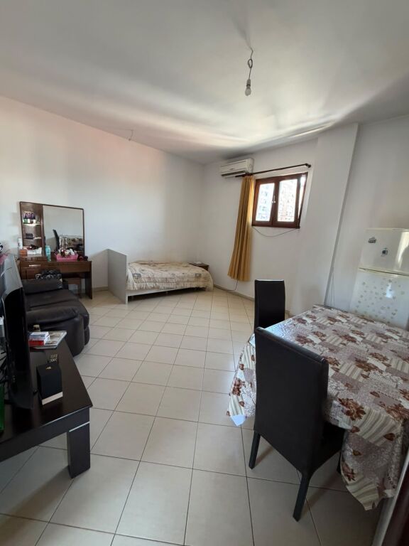 Jepet me qera Apartamenti 1+1 , Astir rruga Teodor Keko perballe Bar Oslo 400 mije leke i diskutueshem