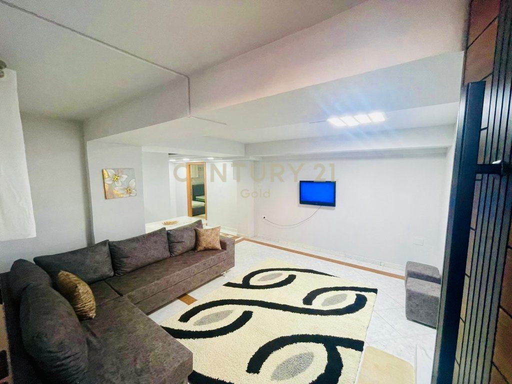 Shitet Ambient Banimi 2+1 tek Xhamia e Tabakeve!