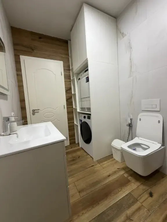 Qera | Apartament 2 + 1+2Bllk |Te Rrethi Astir | 650 €/muaj