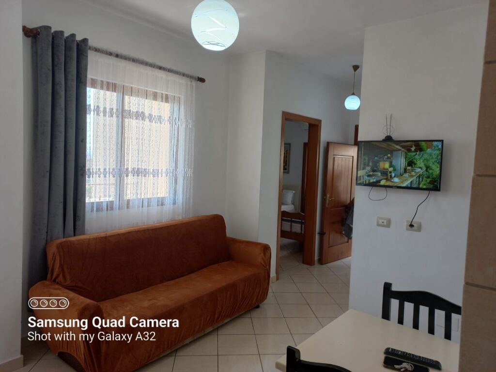 Apartament me Qera, Tirane