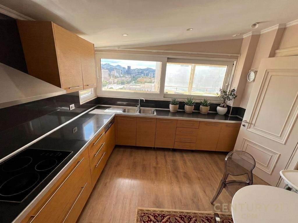Vendesi in vendita Penthouse Unico, Ex Circo, Viale Zogu I Pare