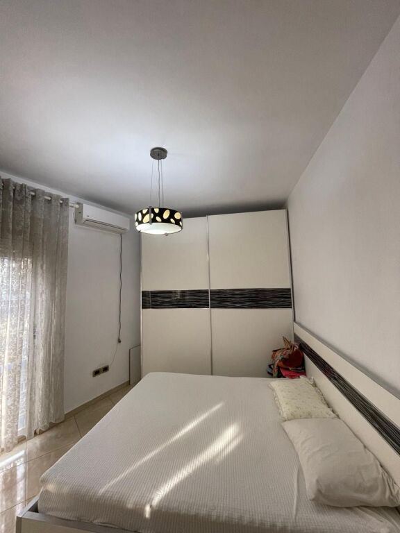 For rent 2+1+2 Commune of Paris KIKA 1