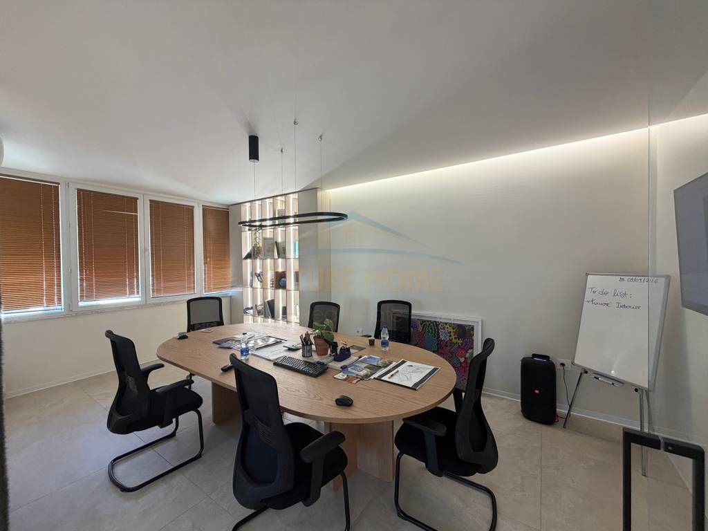 Shitet,Apartament3+1+2+Post Parkimi,Bllok,Tirane.
