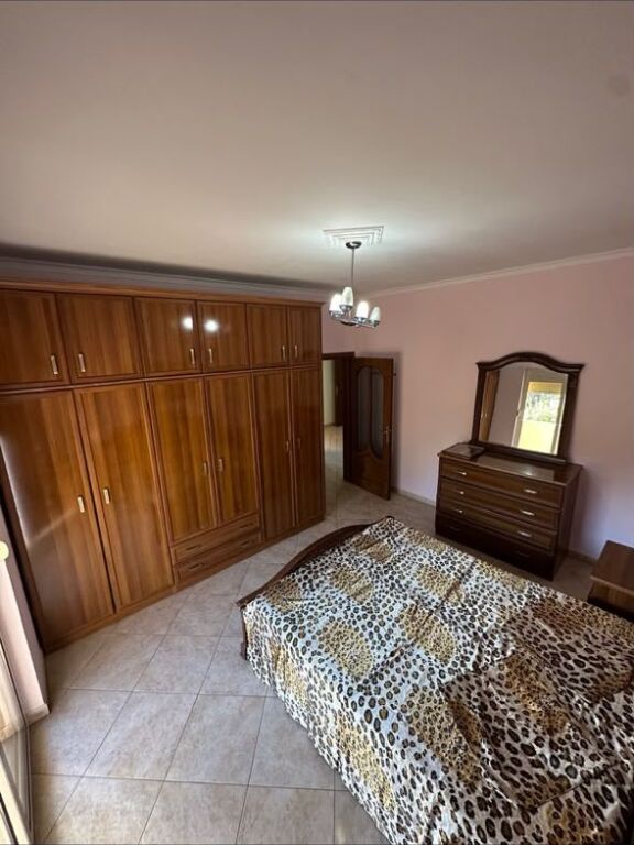 Jepet me qira 3+1 – Shkozë