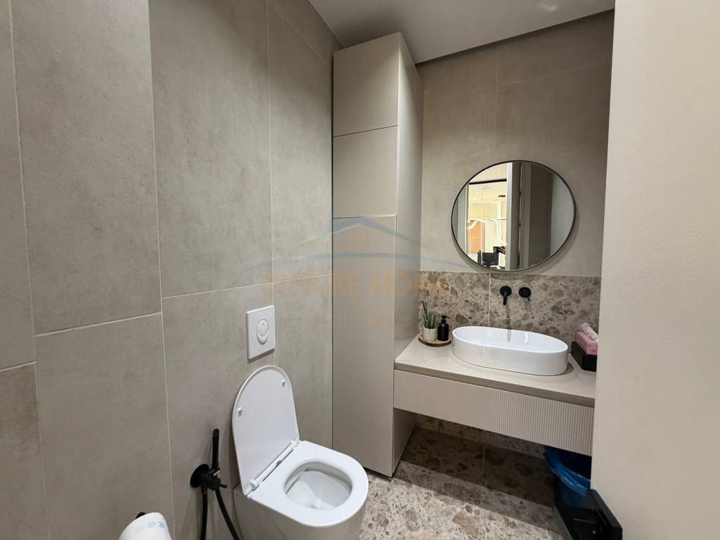 Vendesi in vendita, Appartamento 3+1+2+Posto Auto, Bllok, Tirana.