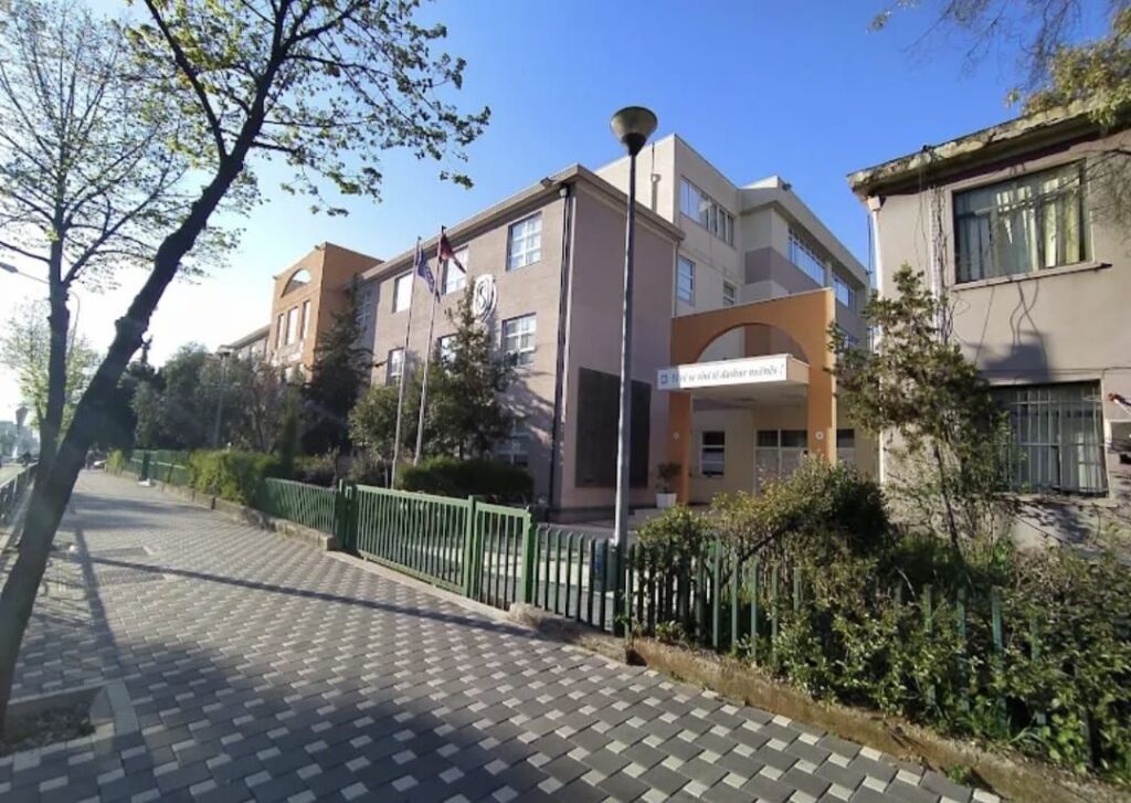 SHOP FOR SALE *DURRES STREET, NEAR THE "QEMAL STAFA" HIGH SCHOOL