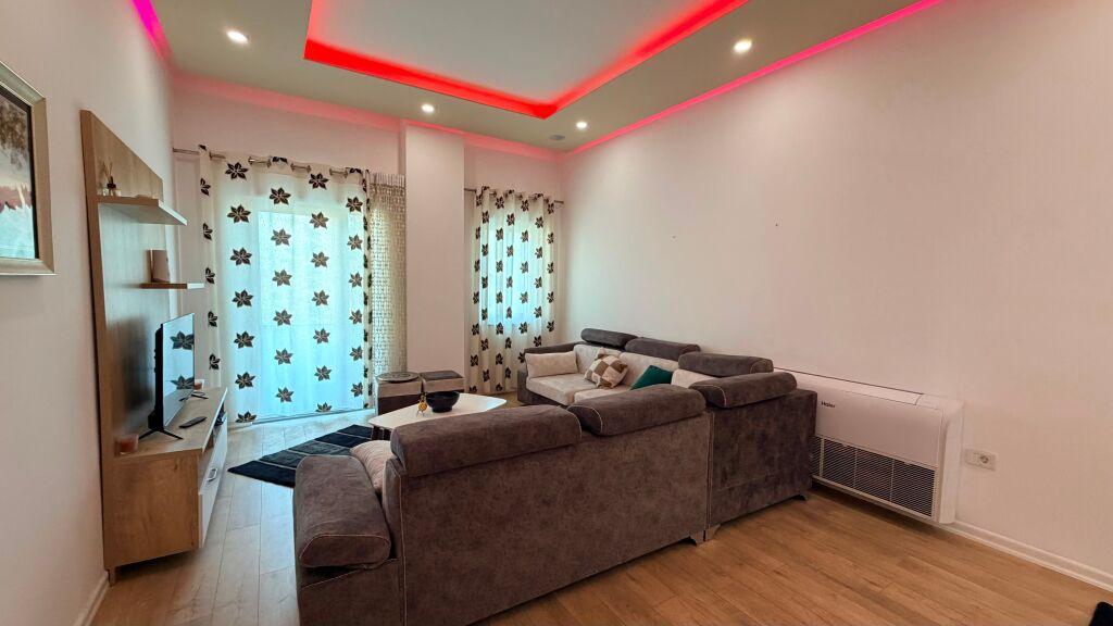 SHITET APARTAMENT 2+1+2 – LIQENI I THATË