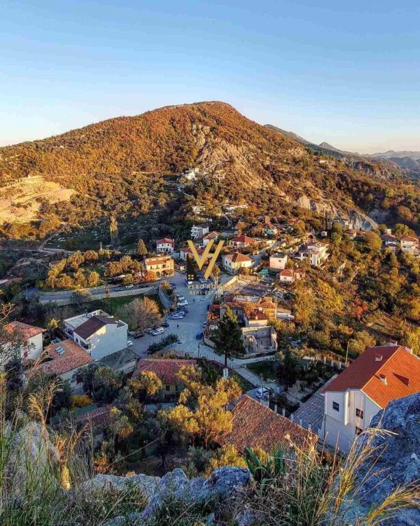 TERRENO IN VENDITA 300 M2 A PETRELE 2.200.000 LEKE