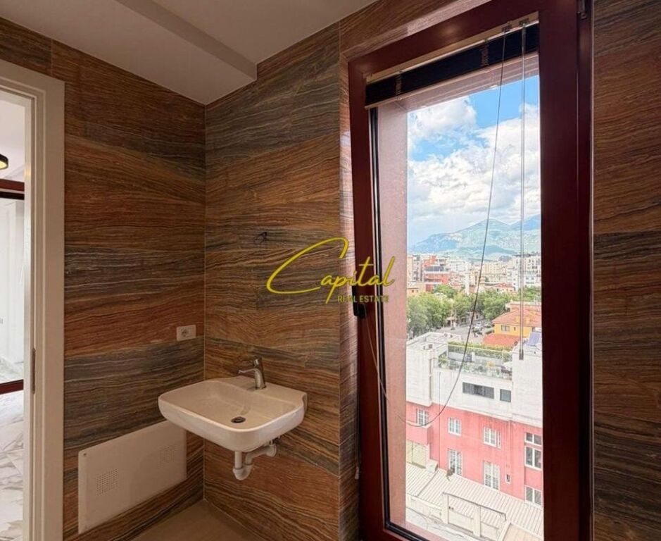 LOCALE COMMERCIALE IN AFFITTO 70 M2 VIA KAVAJES 85.000 LEKE