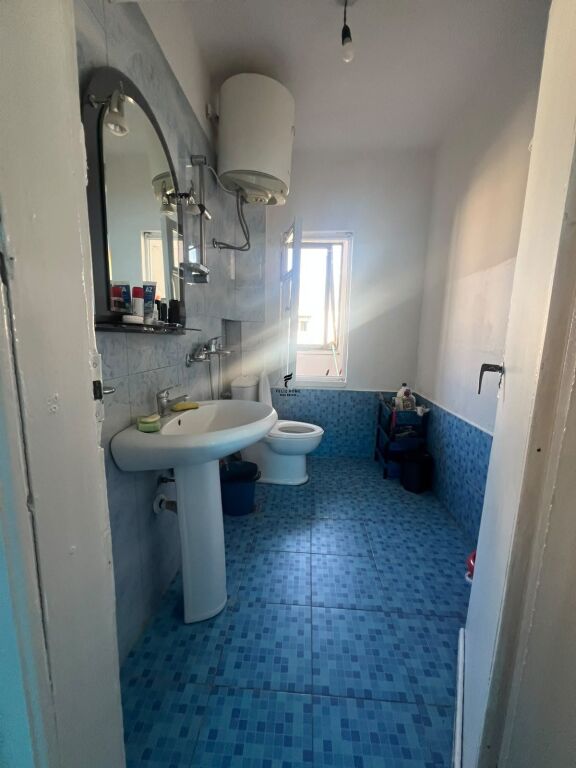 VENDESI APPARTAMENTO 3+1+DEPOSITO VARRI I BAMIT 148.000 EURO FH-94194