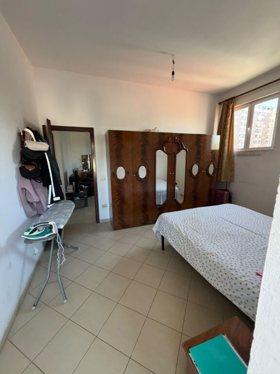 Jepet me qera Apartamenti 1+1 , Astir rruga Teodor Keko perballe Bar Oslo  400 mije leke i diskutueshem