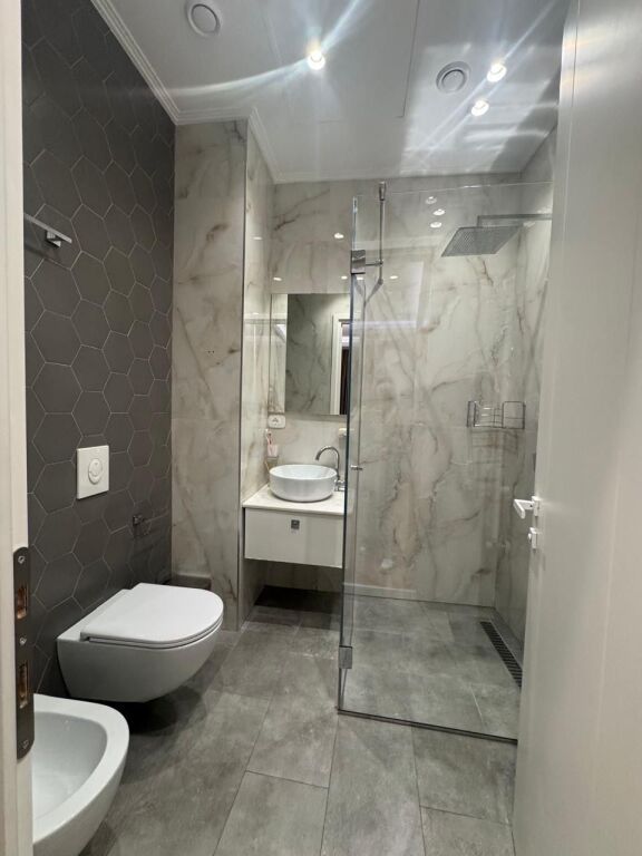 Jepet me qira Apartament 2+1+2 + post Park Gate