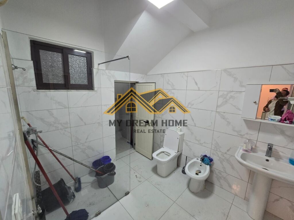APARTAMENT 1+1 PER SHITJE TEK SHKOLLA 2 GJELAT DURRES!