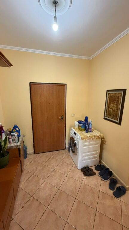 SHITET APARTAMENT 2+1+2 PRANE POLIKLINIKES, DURRES