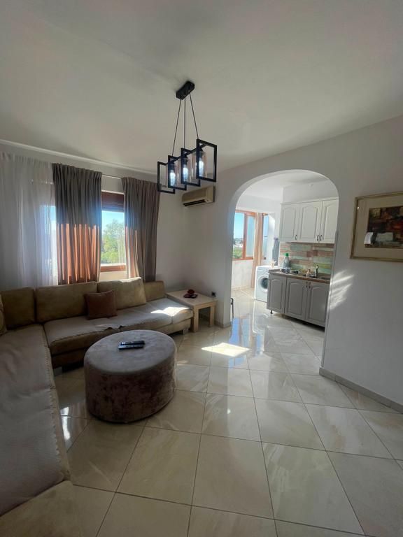 Shitet, Apartament 1+1 , Laprakë, Tirane 95,000 €     