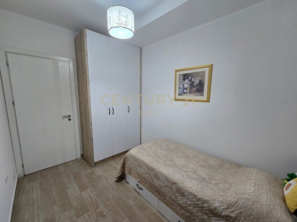 Apartament 2+1 me qira pranë Hotel Mondial