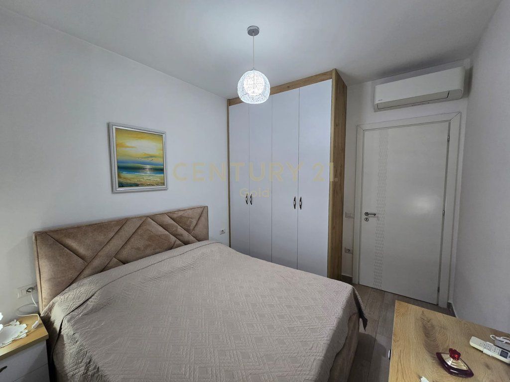 Apartament 2+1 me qira pranë Hotel Mondial