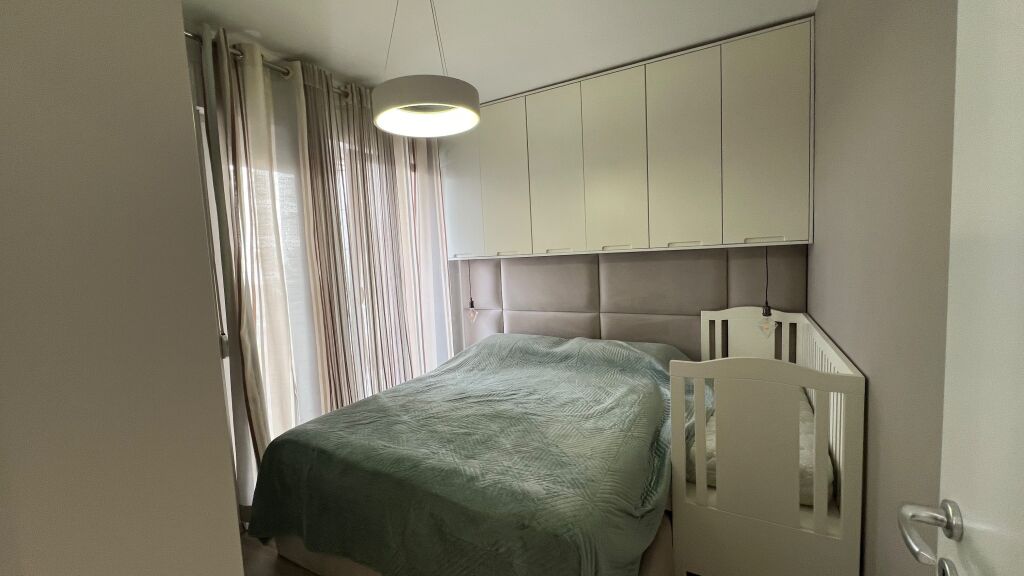 JEPET ME QIRA – APARTAMENT 1+1 | SIRI KODRA