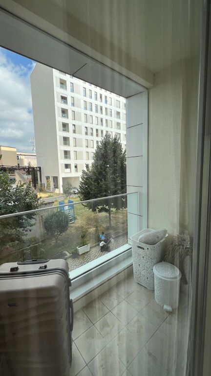 JEPET ME QIRA – APARTAMENT 1+1 | SIRI KODRA