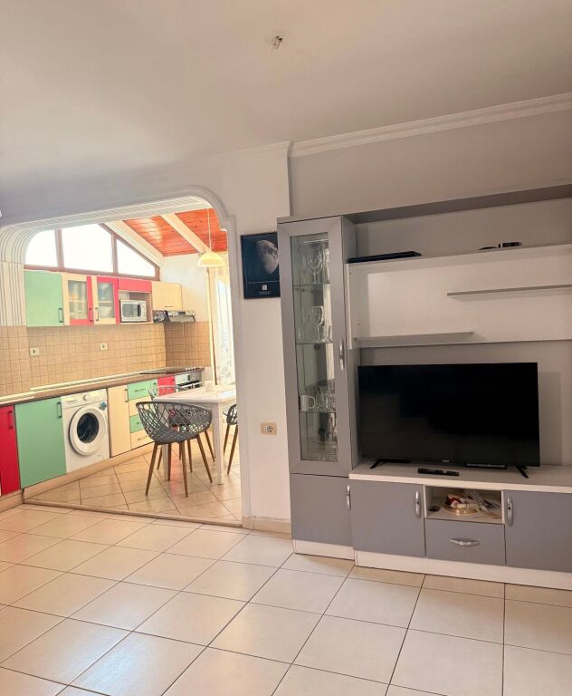 Jepet me qira apartament 1+1 te Rr. Fortuzi!