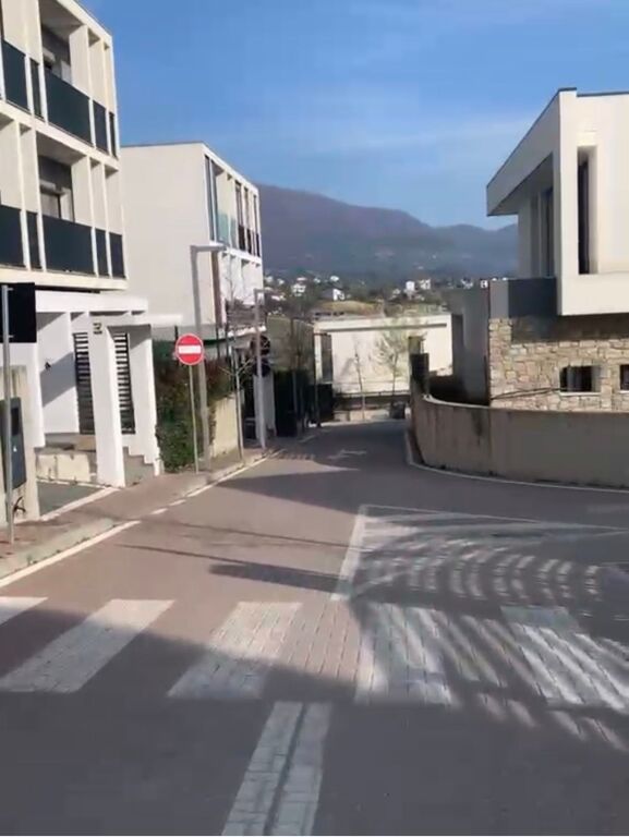 APPARTAMENTO 2+1 IN AFFITTO – FARKË, TIRANA 🌿