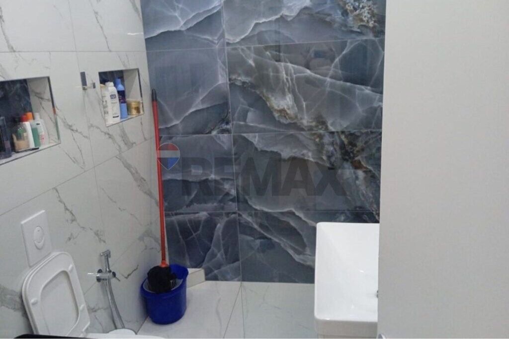 Shitet apartament 1+1 ne Yzberisht