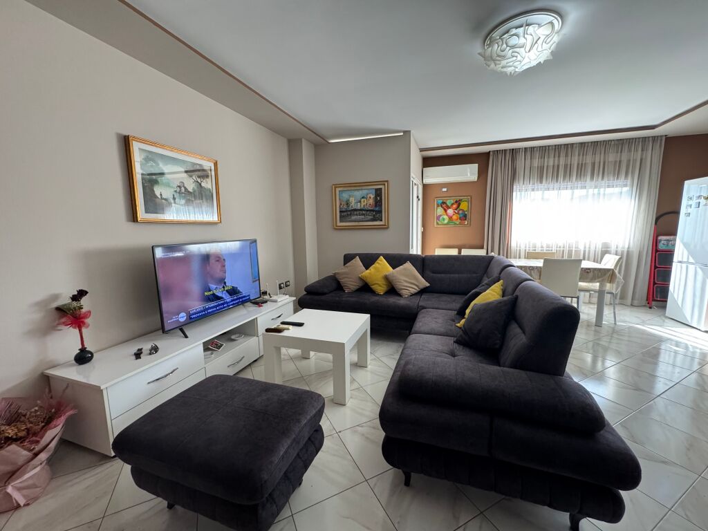 AFFITTASI APPARTAMENTO 2+1+2 VICINO A SQUARE 21 !