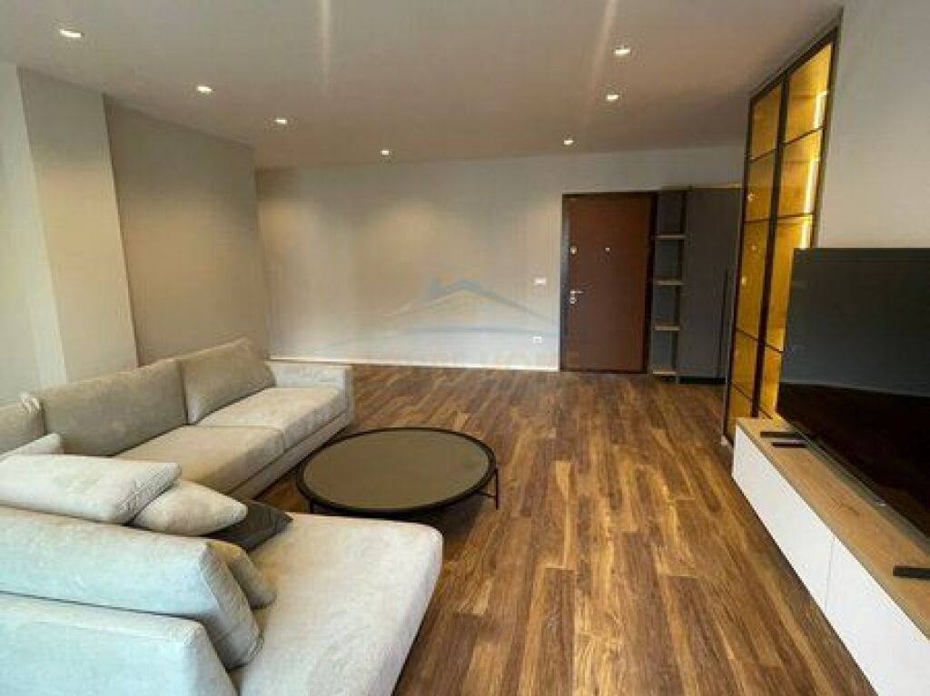 For rent, Apartment 2+1+2 Parking Spaces, Zoological Garden, Tirana.