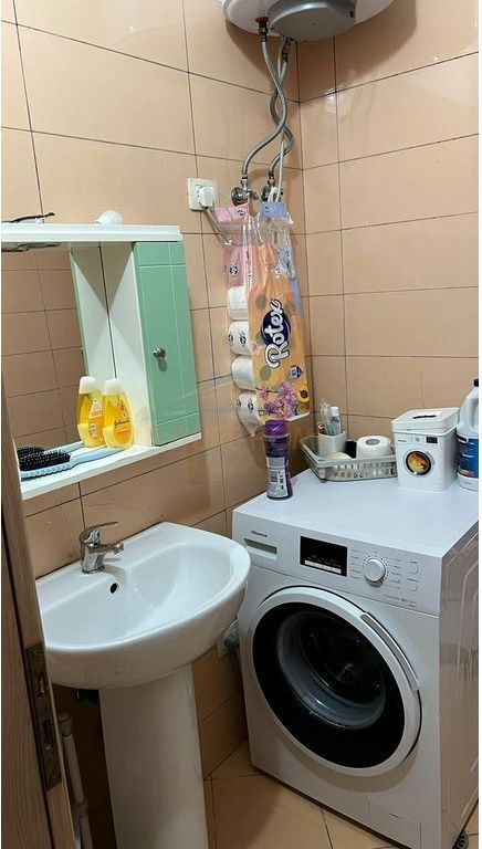 In vendita, Appartamento 1+1, Yzberisht, Tirana.