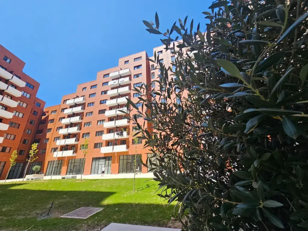 Urban Gate, shop for sale – Astir