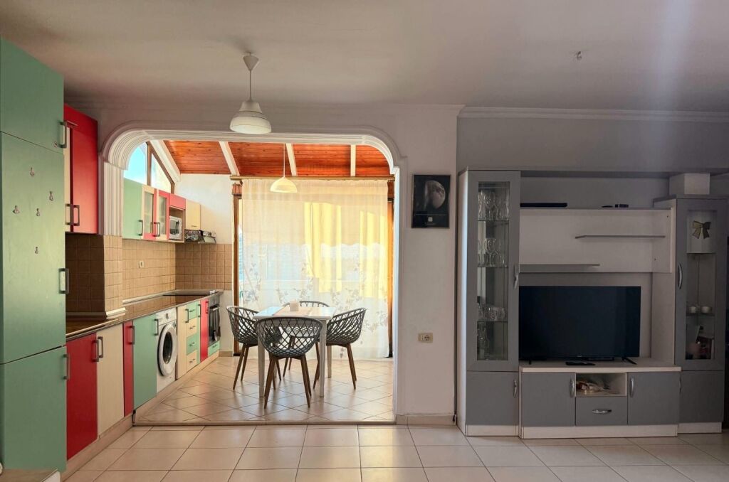 Jepet me qera apartamenti 1+1
