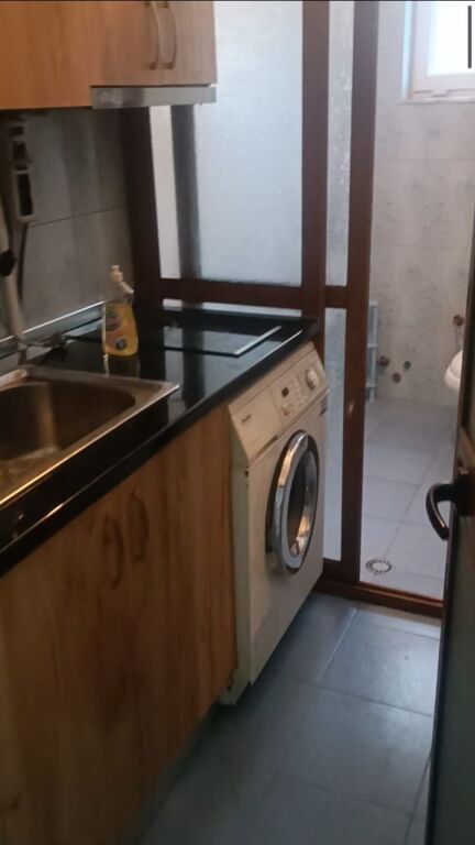 Rent | Apartament 1 + 1 | Rruga e Elbasanit | 300 €/month