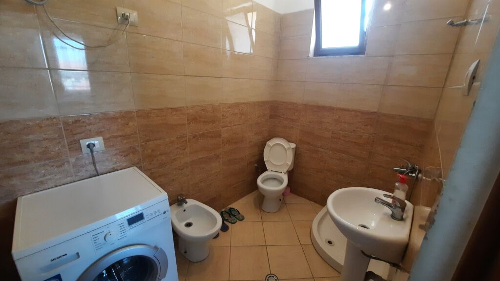 Apartament me Qera, Tirane
