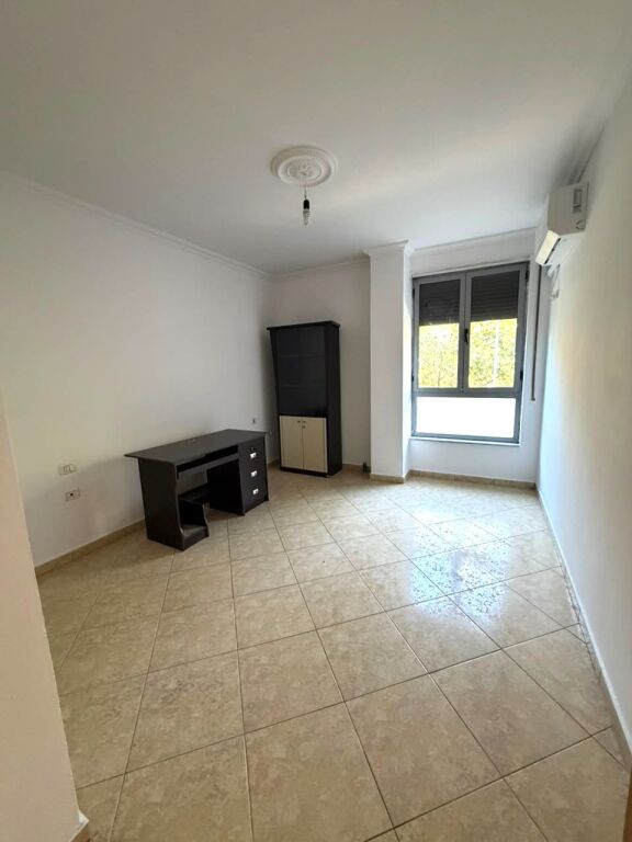 🏠 APPARTAMENTO 1+1 IN AFFITTO VICINO AL PALAZZO DELLA FRECCIA, TIRANA, 500 mila lek