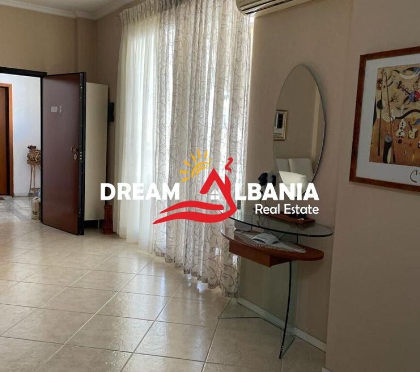 JEPET ME QIRA – APARTAMENT 3+1+2 Rruga Bardhok Biba, Qendër – Tiranë f  ID 5623