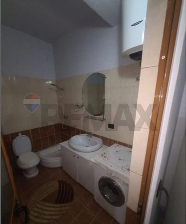 Shitet Apartament 2+1 ne Misto Mame