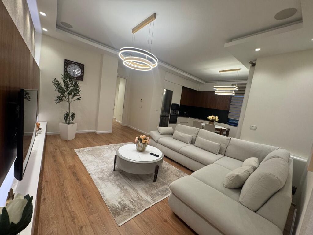 Jepet me qira Apartament 2+1+2 + post Park Gate