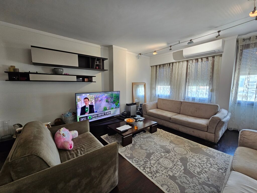 Vendesi appartamento 105 m2 nel Bllok