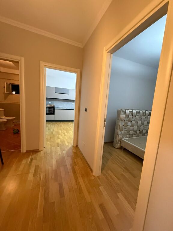 Jepet apartament 2+1 me qira tek Komuna e Parisit , prane Ola Fast .