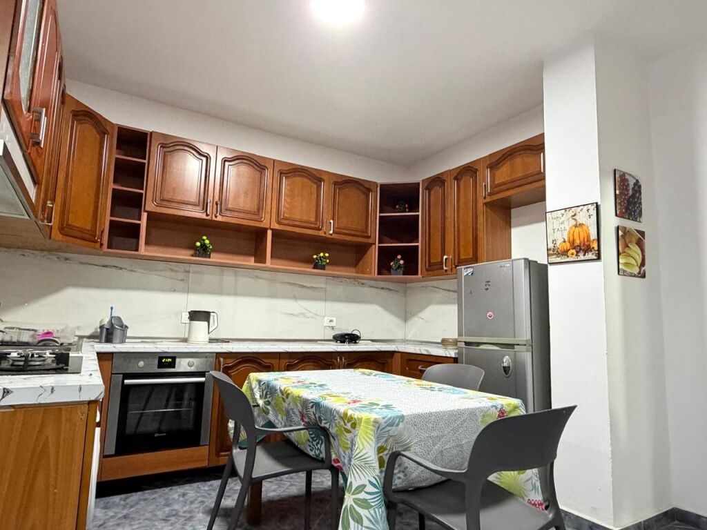 🏢Fresk prane Deges se Thesarit jepet me qera apartament,2+1+2 i mobiluar 40,000 Leke