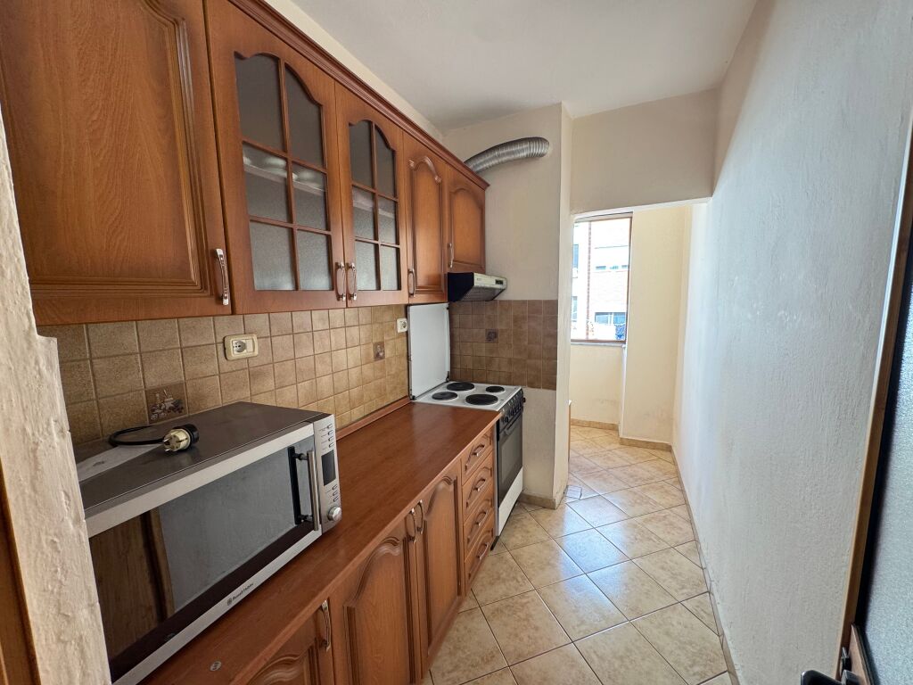 APARTAMENT 1+1 PER SHITJE PRAN PALLATIT ME SHIGJETA !!