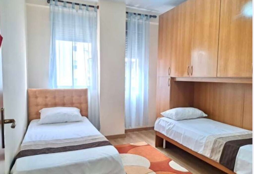 Jepet Me Qera Apartament 2+1+2 Tualete + 2 Ballkone