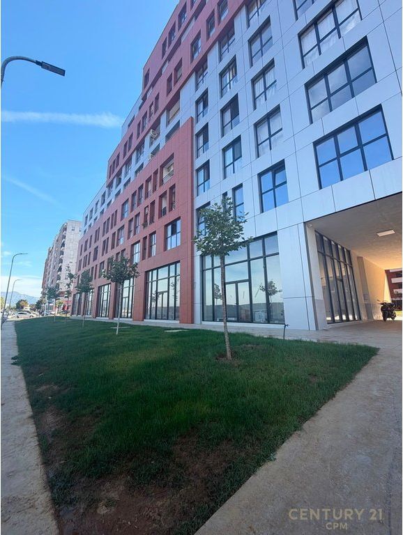 Urban Gate, shop for sale – Astir