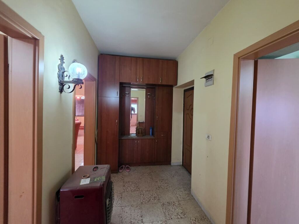 Apartament 2+1 ne shitje , Rruga Ali Visha !