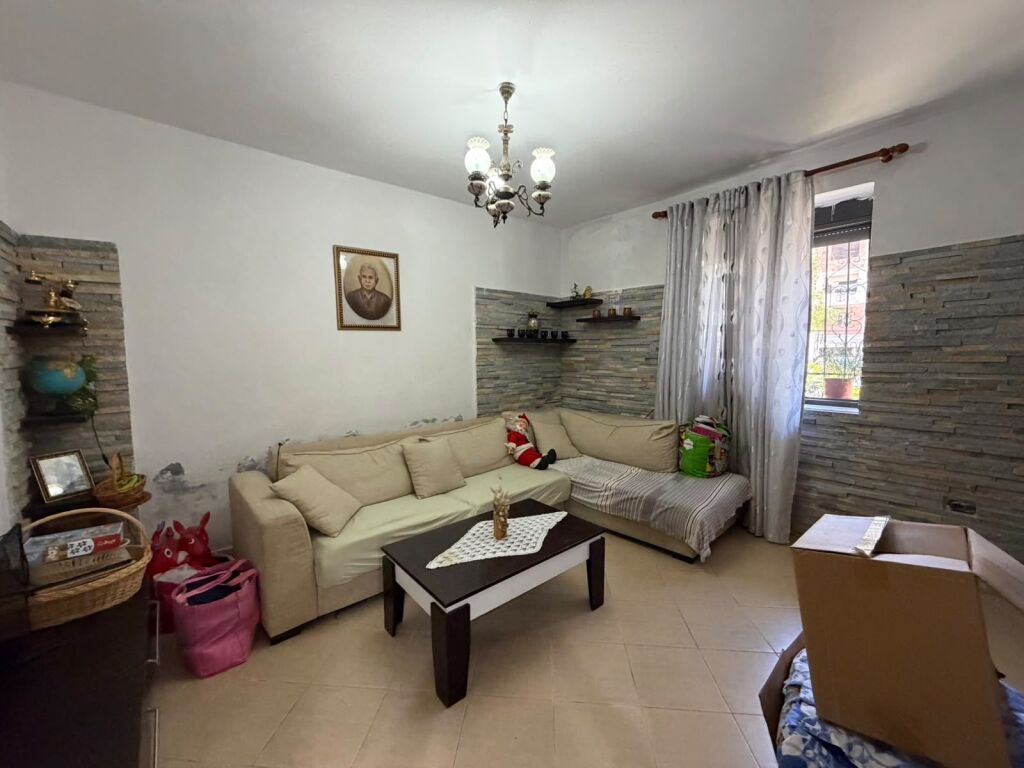 Shitet apartament 2+1+2 tualete