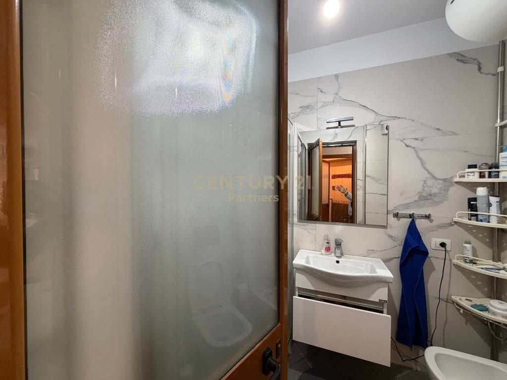 SHITET APARTAMENT 2+1+2 – ASTIR, PRANË WELLIT !!