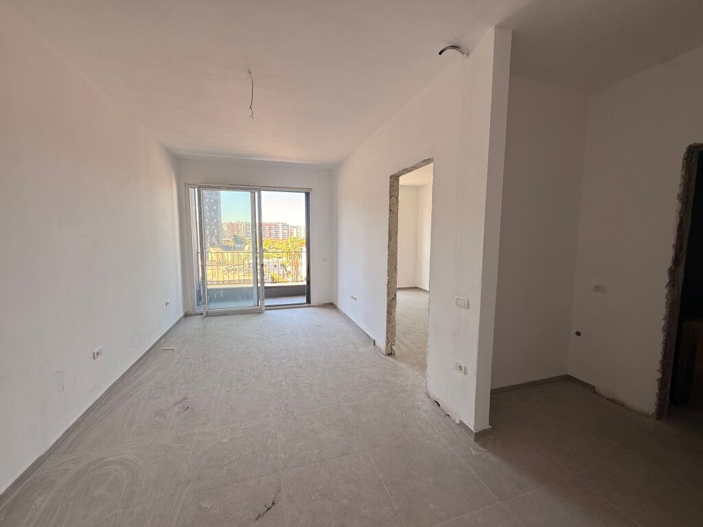 SHITET APARTAMENT 1+1 PRANË ISH-PARKUT !