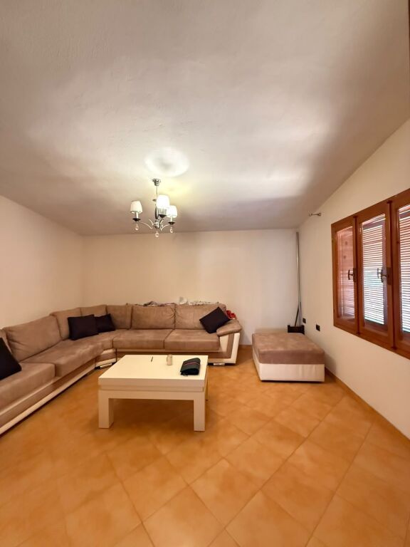 Jepet Me Qera Apartament 2+1+1 Post Parkimi